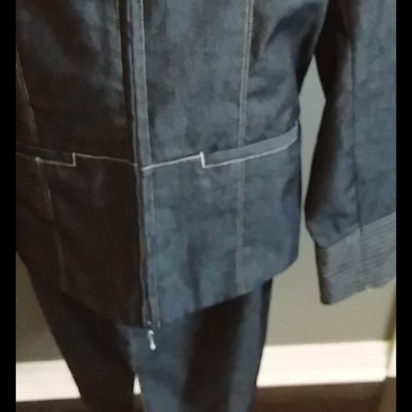 Jean looking Jacket Blazer (Sorry, Skirt No Longer Available) - Picture 2 of 4